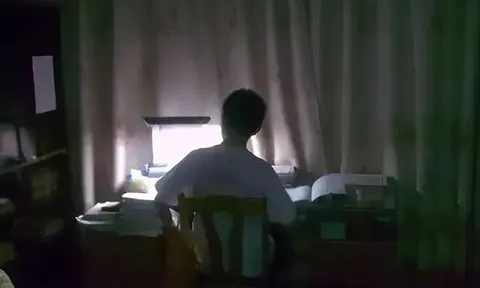 Nửa đêm phát hiện cảnh tượng bất thường trong phòng con trai, mẹ lập tức cho đi viện: Suýt thì mất cả một cuộc đời!