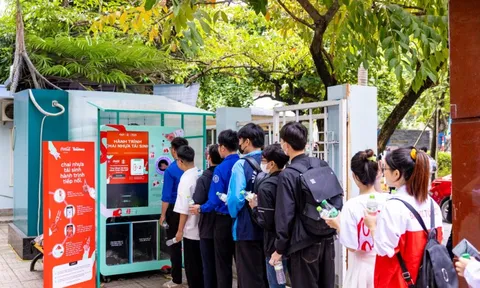Điều gì đang diễn ra ở Hà Nội và TP. Hồ Chí Minh khiến sinh viên đứng ngồi không yên?