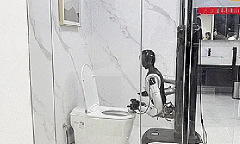 Robot Trung Quốc khiến thế giới sững sờ: Từ cọ bồn cầu đến chơi đàn piano như nghệ sĩ