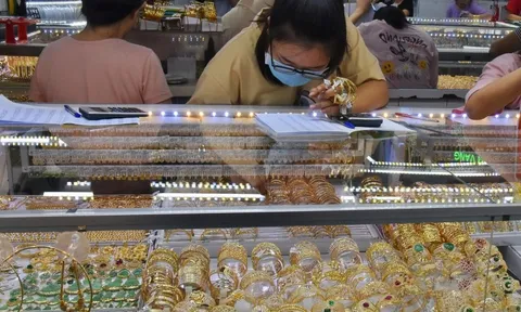 Giá vàng hôm nay, 29-10: Sụt giảm rất mạnh