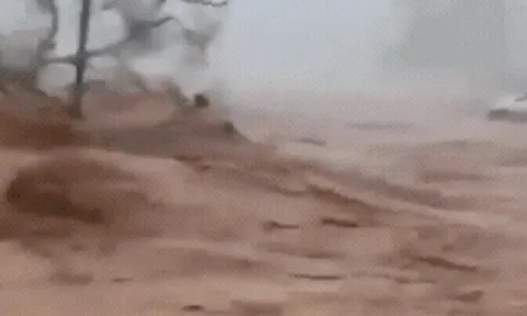 Siêu bão mạnh nhất 2025 “xé toạc” mọi thứ: Video cận cảnh cho thấy sự tàn khốc