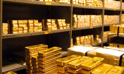 Không phải Ấn Độ hay Trung Quốc, một quốc gia châu Á bất ngờ trở thành 'cá mập' gom vàng nhiều nhất: 'Cất kho' 25 tấn, bất chấp giá cao kỷ lục