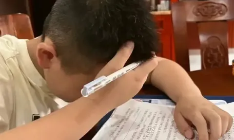 Người mẹ tự hào khoe: "Con trai tôi làm xong đề thi ĐH trong chưa đầy 1 tiếng", ai ngờ...