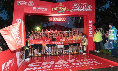 Hàng nghìn người xuống đường vì tình yêu phở Việt