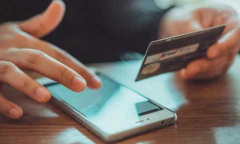 Nhận được tin nhắn "Hạn mức vay đặc biệt...", người đàn ông bấm vào xem thì lập tức mất 185 triệu