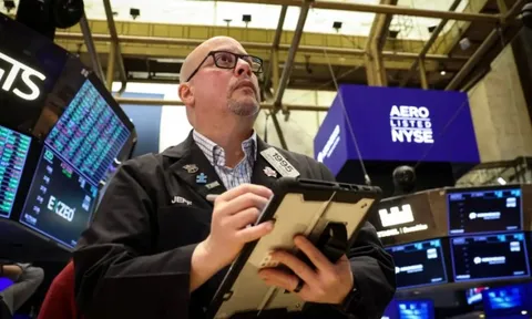 Dow Jones nhảy vọt hơn 660 điểm, chứng khoán Mỹ xanh mướt khi kỳ vọng Fed cắt giảm lãi suất ngày một tăng