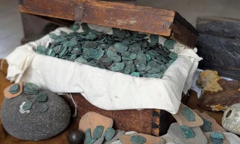 Phát hiện 3 tấn vàng, 15 tấn bạc có giá trị gần 10.000 tỷ đồng trên một nhóm xác 12 con thuyền đắm