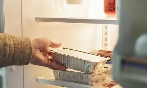 Sai lầm khi bảo quản đồ ăn thừa trong tủ lạnh khiến vi khuẩn sinh sôi, đe dọa sức khỏe