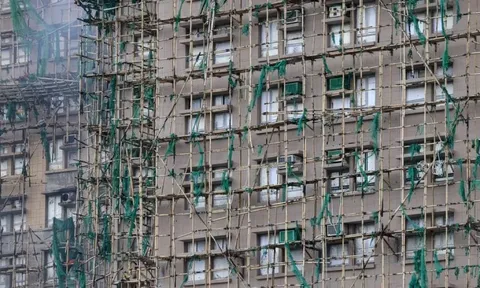 Vì sao đô thị hiện đại Hồng Kông (Trung Quốc) vẫn sử dụng giàn giáo tre trong xây dựng?