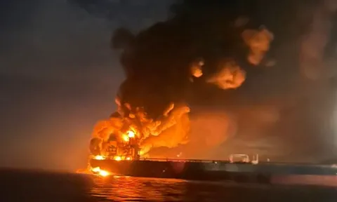 Thổ Nhĩ Kỳ thông báo 2 tàu "bóng tối" chở dầu của Nga phát nổ ngoài khơi