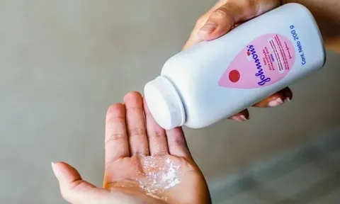 Hãng Johnson & Johnson bị buộc bồi thường 40 triệu USD trong vụ kiện phấn rôm gây ung thư