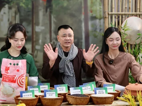 NSND Tự Long bán gần 6 tấn gạo sau 2 tiếng livestream
