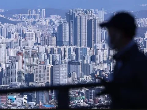 BĐS quá nóng, giá nhà cao gấp 22 lần thu nhập, Hàn Quốc buộc phải giữ nguyên lãi suất, đích thân Tổng thống phải lên tiếng