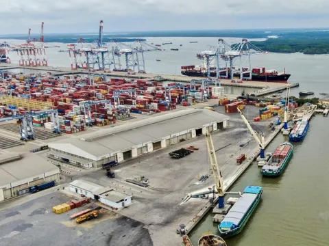 Tăng tốc để TP HCM tăng trưởng (*): Gỡ điểm nghẽn thể chế