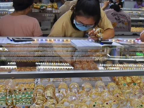 Giá vàng hôm nay, 29-10: Sụt giảm rất mạnh