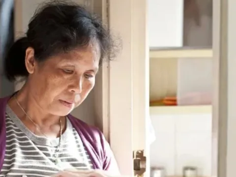 Lương hưu 15 triệu đồng/tháng, tôi gửi cho con 9 triệu để rồi nhận lấy bài học nhớ đời: “Già rồi vẫn phải tự tìm đường lui cho mình”