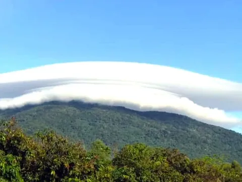 Ngọn núi từng xuất hiện ‘đĩa mây’ sắp thành khu du lịch sinh thái nghìn tỷ
