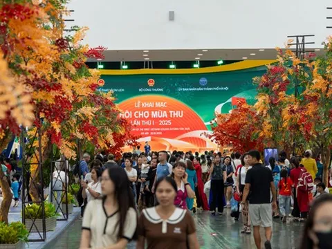 Bùng nổ mua sắm tại "siêu" hội chợ quốc gia