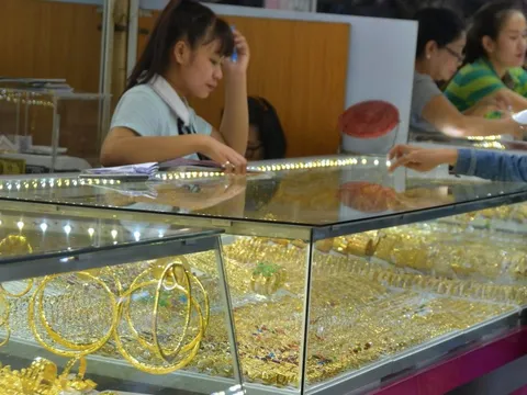 Giá vàng hôm nay, 1-11: Sụt giảm rất mạnh