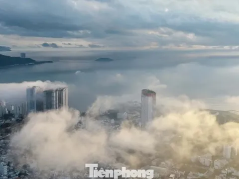 Lý do sương mù dày đặc phủ kín phố biển Nha Trang