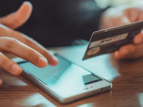 Nhận được tin nhắn "Hạn mức vay đặc biệt...", người đàn ông bấm vào xem thì lập tức mất 185 triệu