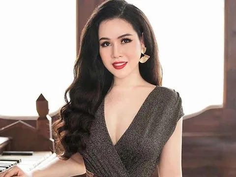 “Nấm lùn showbiz Việt” lấy chồng Tây cao m9 ra thông báo gấp