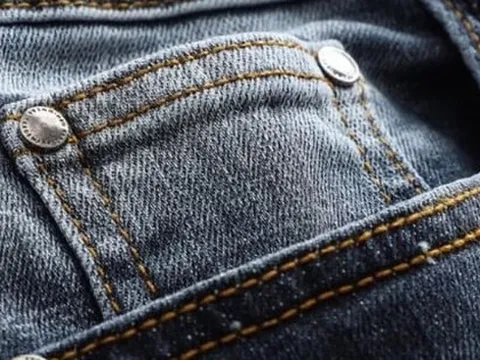 90% người mặc quần jeans không biết công dụng của chiếc túi nhỏ xíu ở bên hông