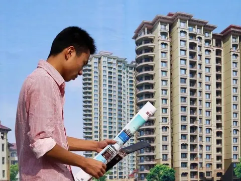 Vừa ký hợp đồng bán nhà 7,4 tỷ đồng thì giá đất tăng, chủ đòi người mua trả thêm 184 triệu mới sang tên, tòa phán: “Phải bồi thường cho đối phương 744 triệu đồng’’