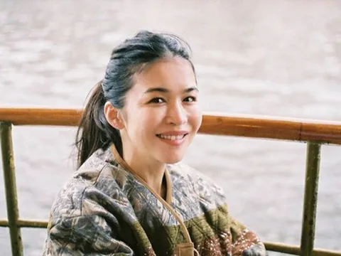 Sau tuổi 35, phụ nữ không cần chạy đua nữa - chỉ cần sửa lại 5 thói quen tiêu tiền để sống nhẹ và dư dả hơn