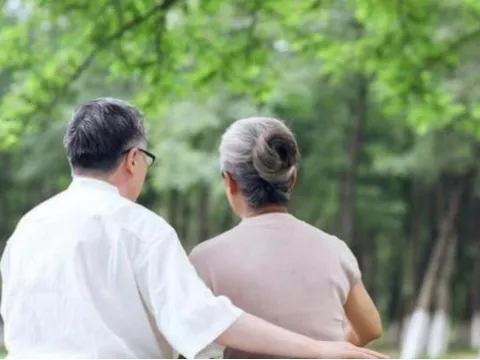 65 tuổi, lương hưu 37 triệu đồng/tháng, cụ ông vẫn làm bảo vệ, không yên tâm "an nhàn tuổi già": Tôi không muốn tụt hậu với đời!