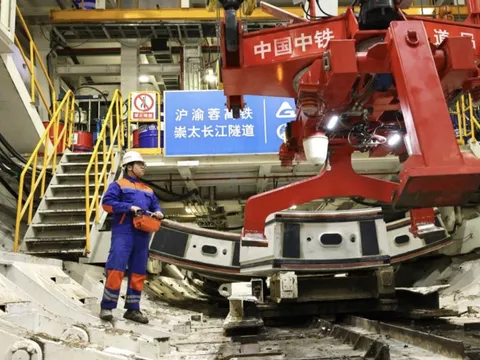Chưa từng có: ‘Quái vật’ đào hầm nặng 4.000 tấn xuất hiện, khoan liên tục 10 km ở 89 mét dưới lòng sông, có thể khiến ngành xây dựng đường hầm cao tốc thay đổi mãi mãi